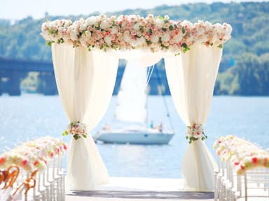 So habt ihr an eurer Hochzeit die schönste Blumendeko ever 