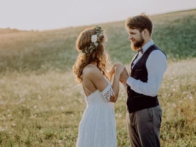 Glückwünsche zur Hochzeit: Mit diesen Zeilen liegt ihr garantiert richtig!