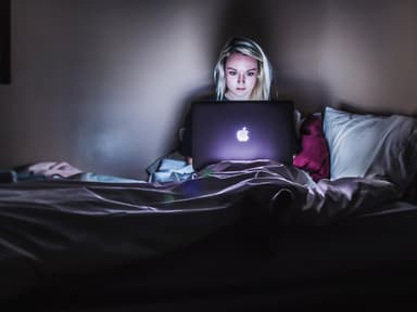binge-watching-netflix-sucht-gefahr-studie