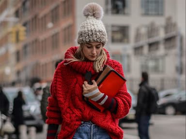 Mütze mit Puschel Mütze mit Puschel