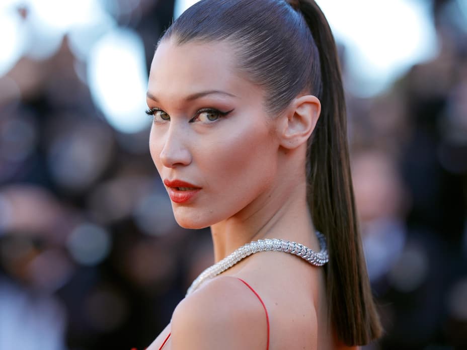Sleek Zopf: So stylst du die Trend-Frisur ganz leicht nach
