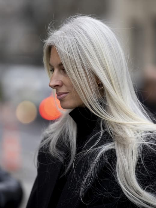 schwarzes bis graues Haar