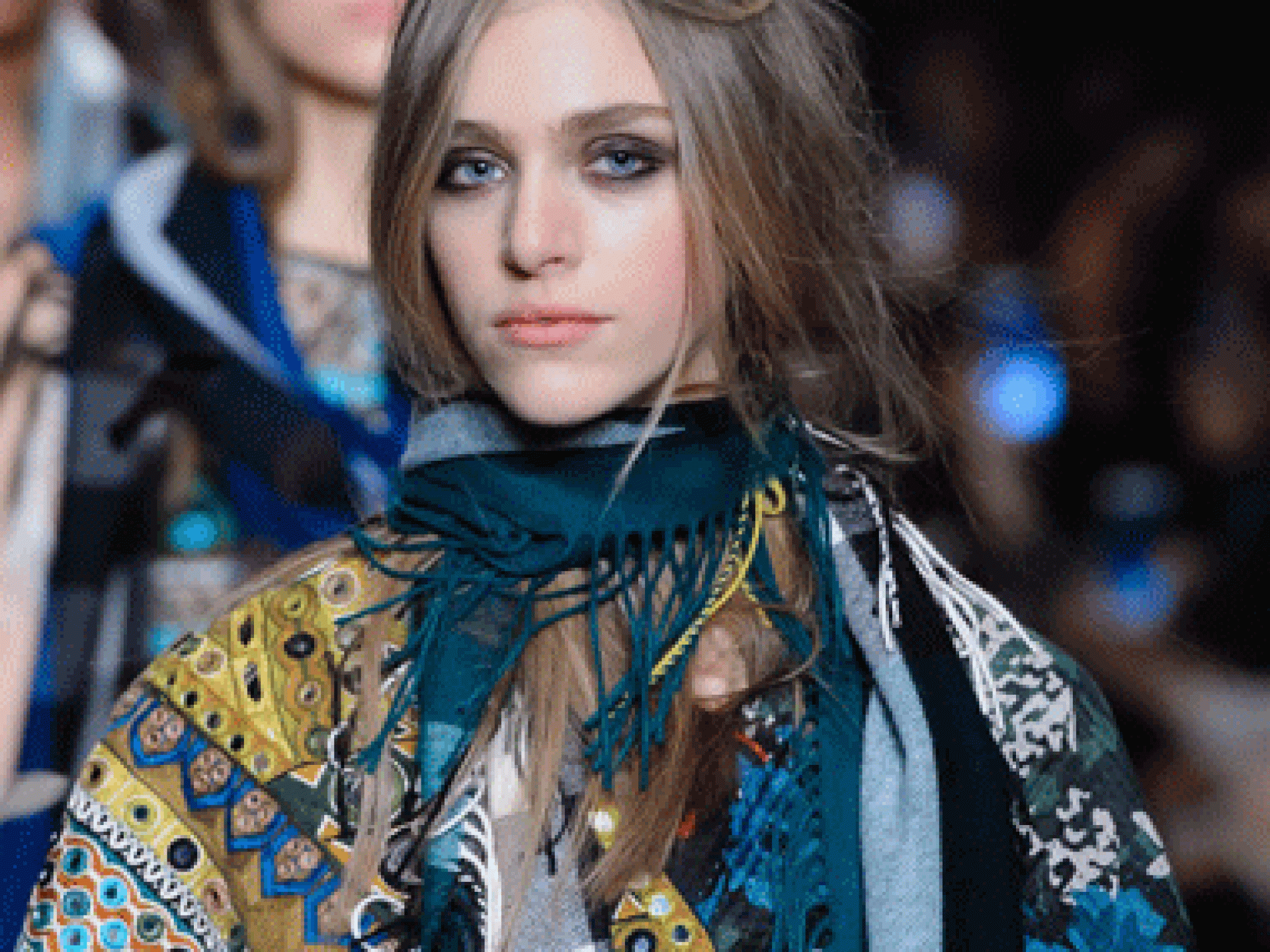 burberry-1224-aw16-pw-gif380-1754141.gif
