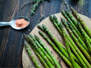 Wegen Asparagin: Kann Spargel Brustkrebs verursachen?