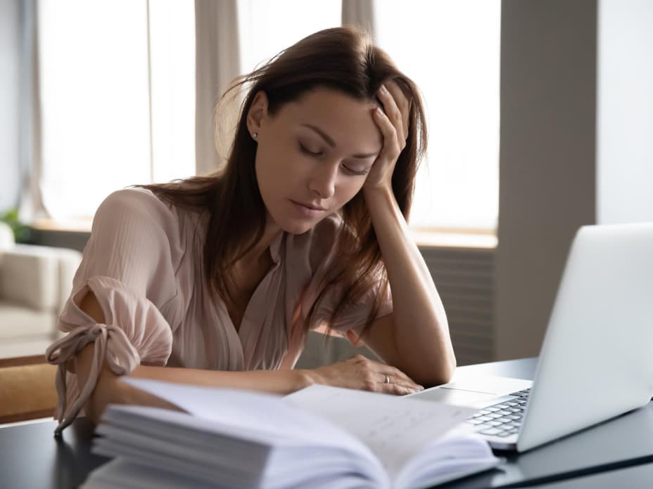 Müde nach dem Essen Das sind die Ursachen