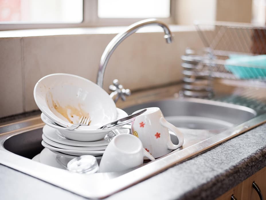 Haushalt 2023 Das hat es zu bedeuten, wenn dein Geschirr bitter schmeckt