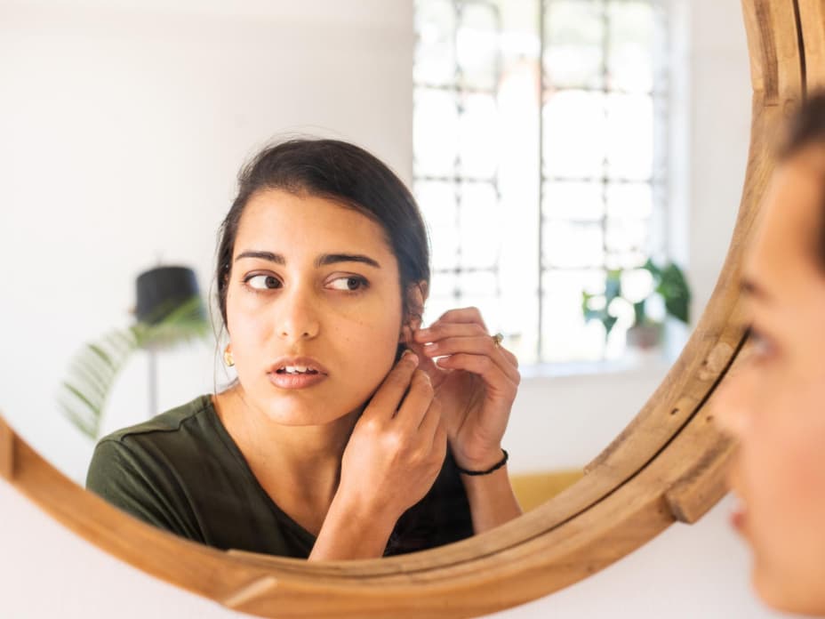 Ohrloch entzündet: Ursachen und Hausmittel