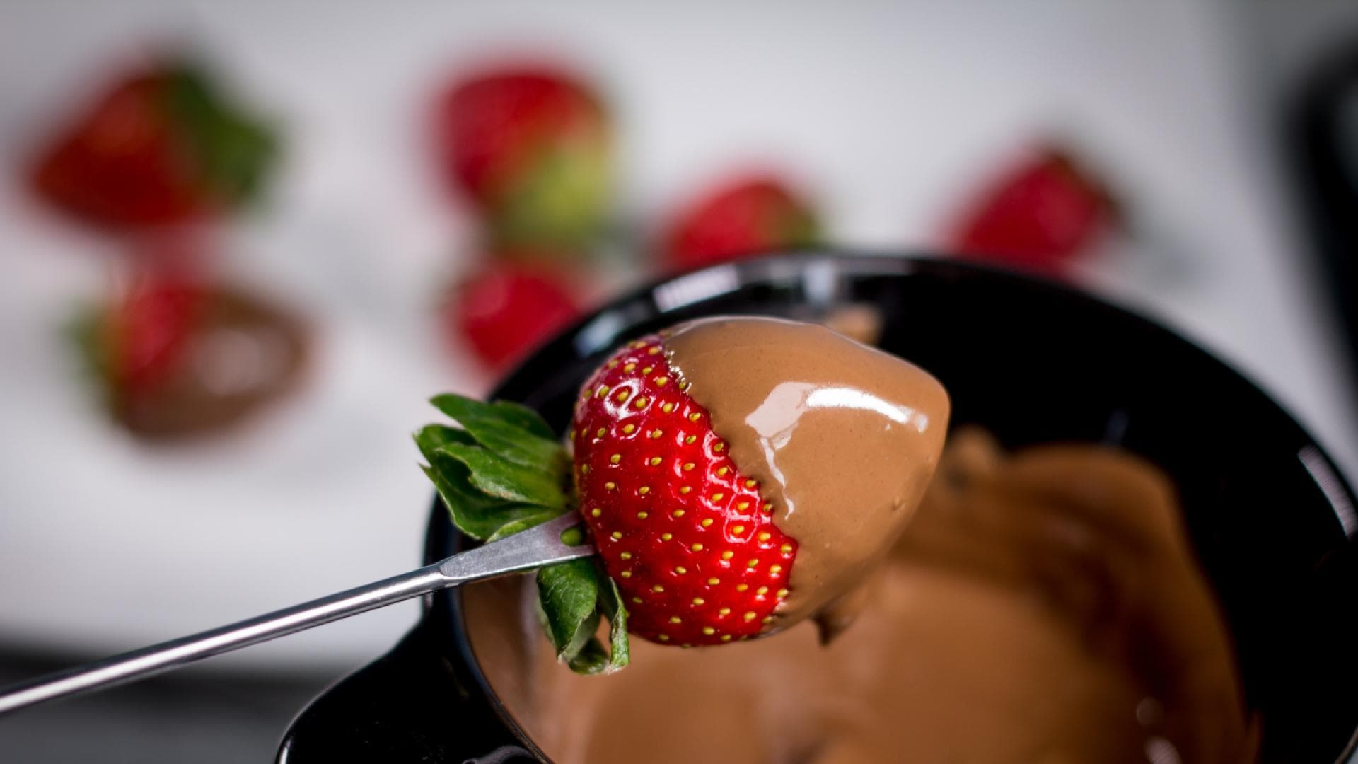 Schokofondue: Das leckereste Rezept und Ideen für das Dessert