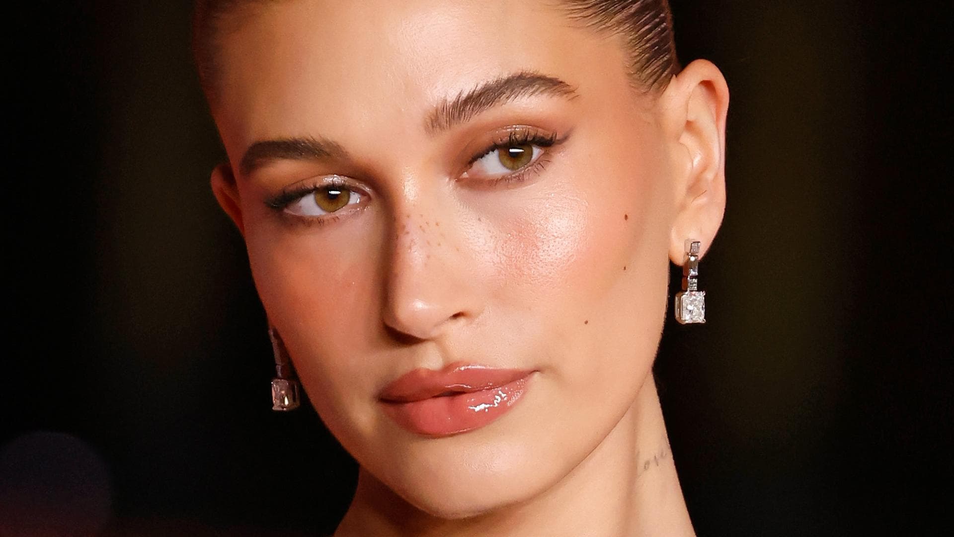MakeupTrend 2024 So gelingt die "Watercolor Blush"Technik im Hailey