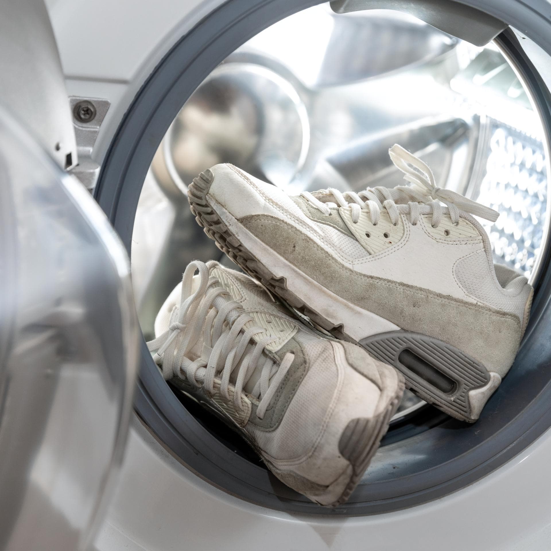 sauber machen sportschuhe waschen waschmaschine