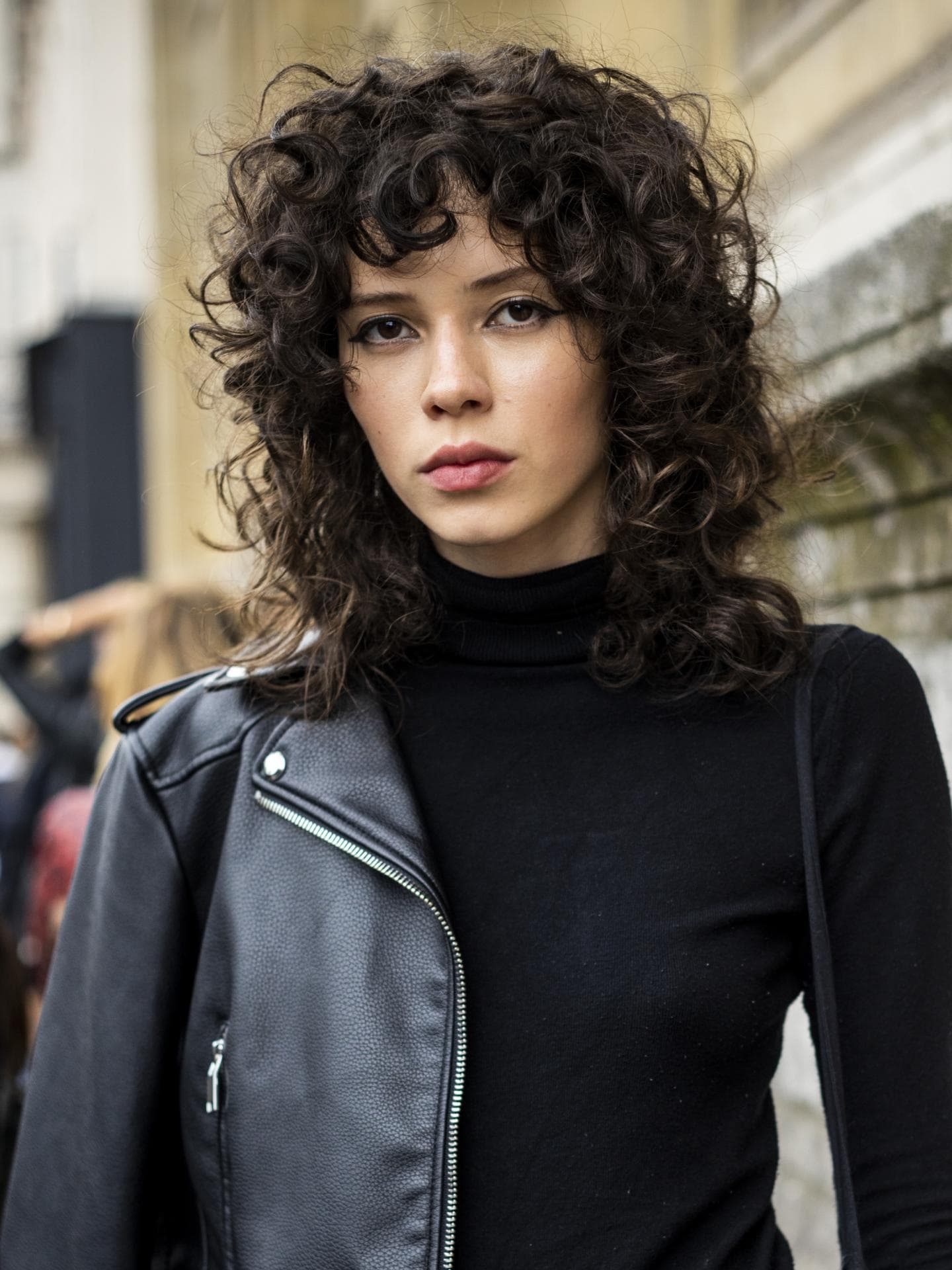 Einfache lockige Frisuren mit Pony