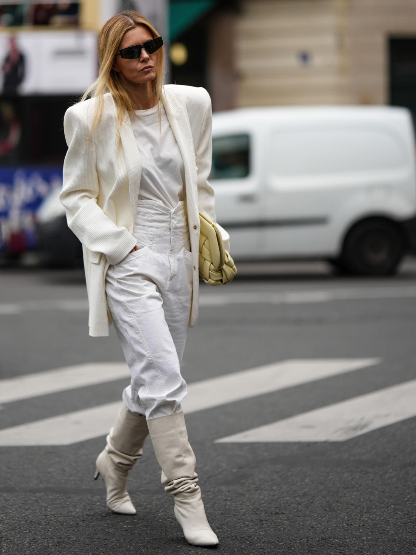 Nachsatz Vulkanisch Ausflug rote unterwäsche unter weiß Kleidung Als Antwort auf die unergründlich