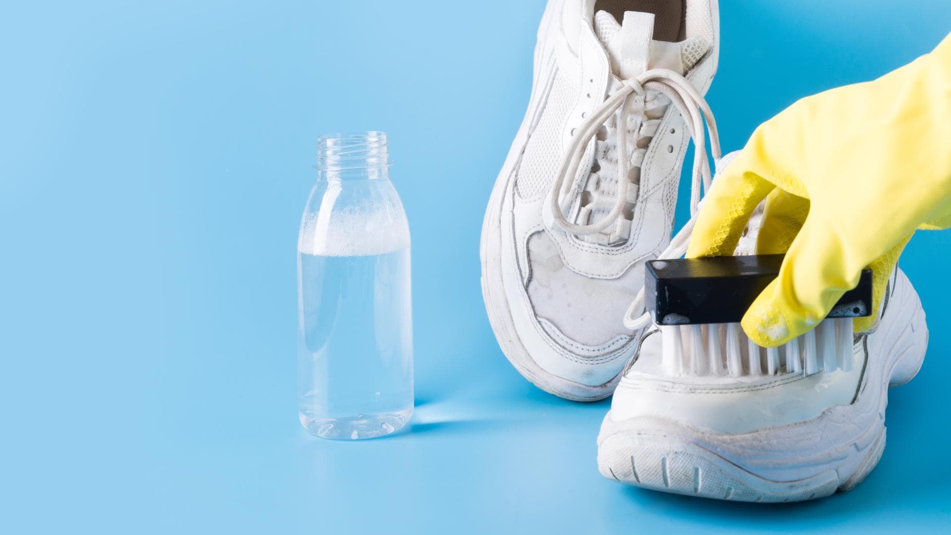 Weiße Sneaker reinigen Saubere Turnschuhe mit diesen Tipps