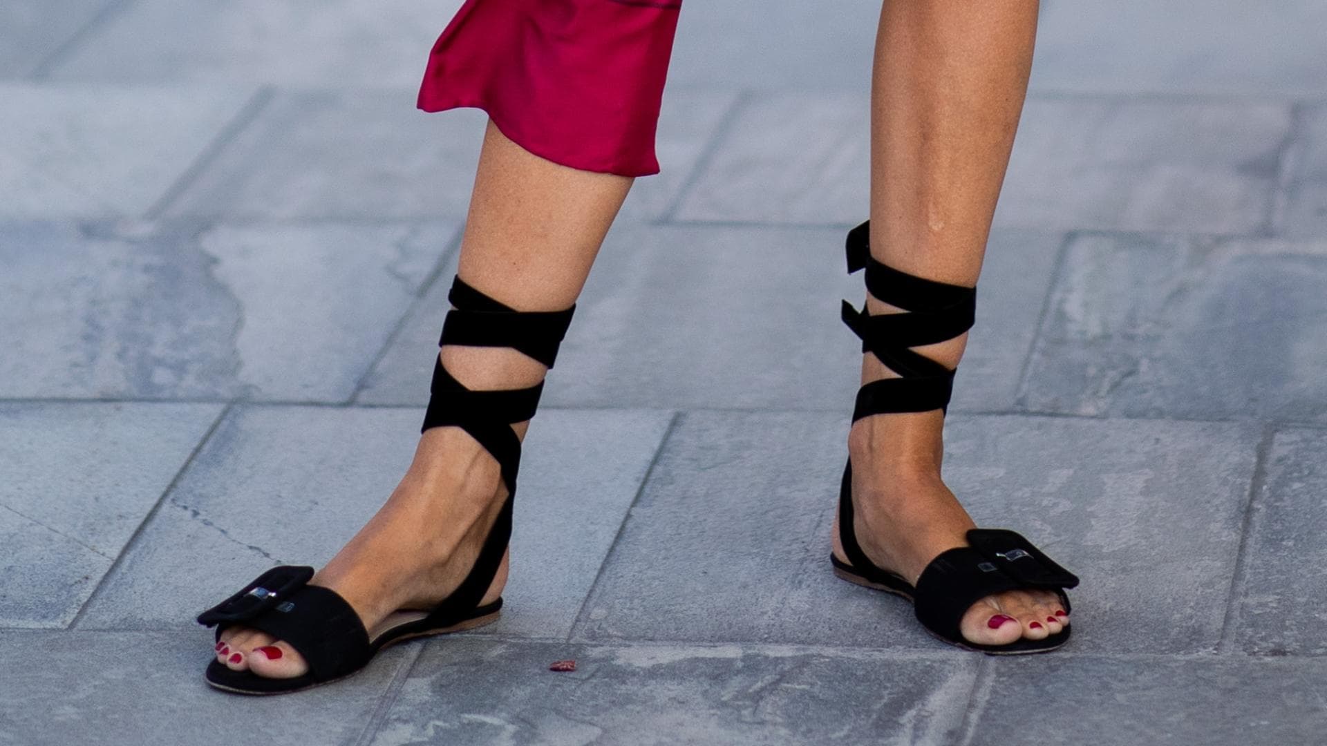 SchuhTrend 2022 "Ankle Tie"Sandalen geben dir unendlich lange Beine