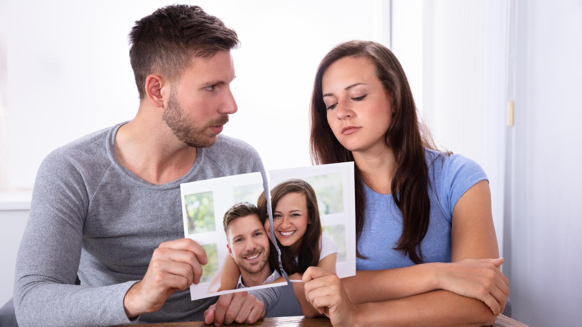 Ex Frau Macht Neue Beziehung Kaputt 10 Anzeichen für eine kaputte Beziehung: Daran erkennst du das Liebesaus