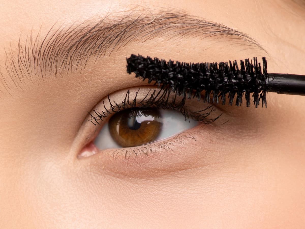 Mascara Test Wir vergleichen zwei pflegende BestsellerMascaras