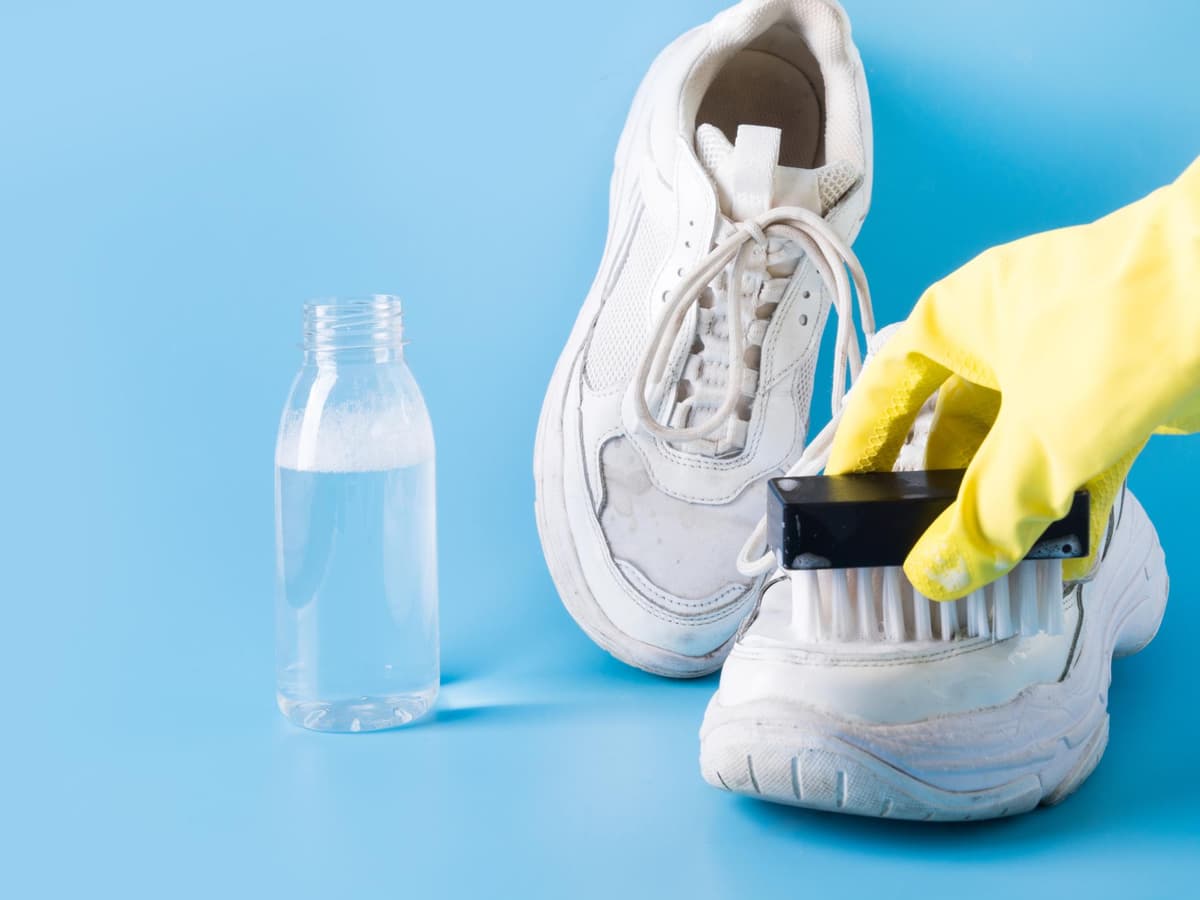 Wildlederschuhe reinigen: Die besten Hausmittel und Tipps