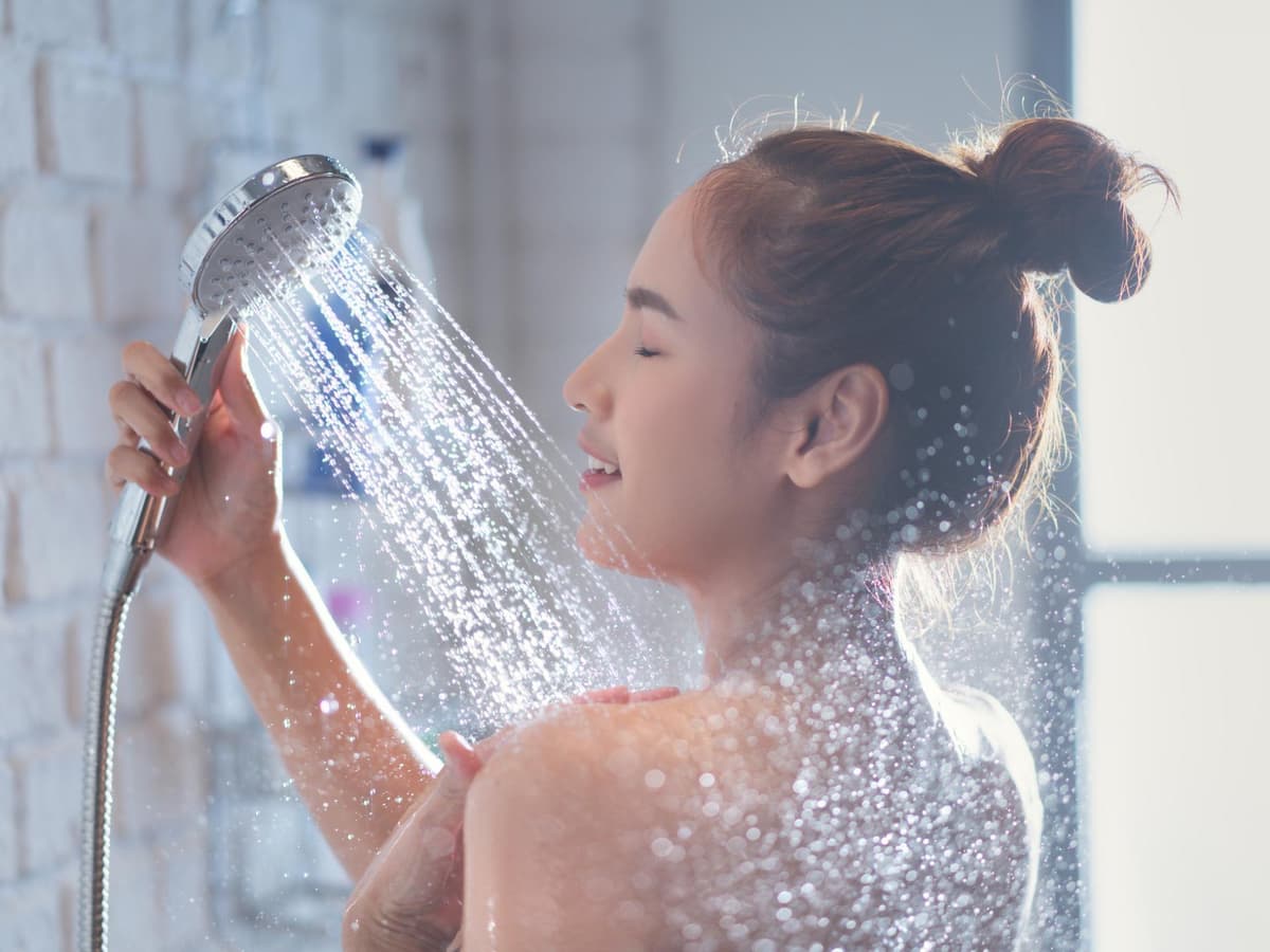 oder abends duschen?