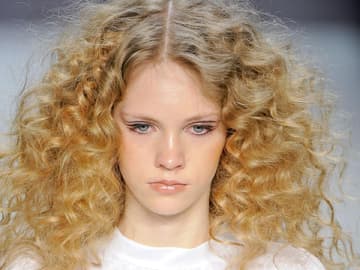 40 Wunderschone Brautfrisuren Die Bezauberndsten Frisuren Fur