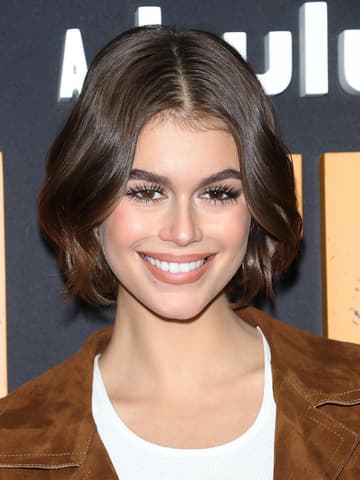 Braune kurzhaarfrisur